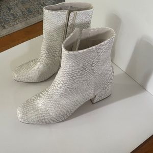 Steve Madden 'Darma' White Snake Print Ankle Booties  Size 9.5